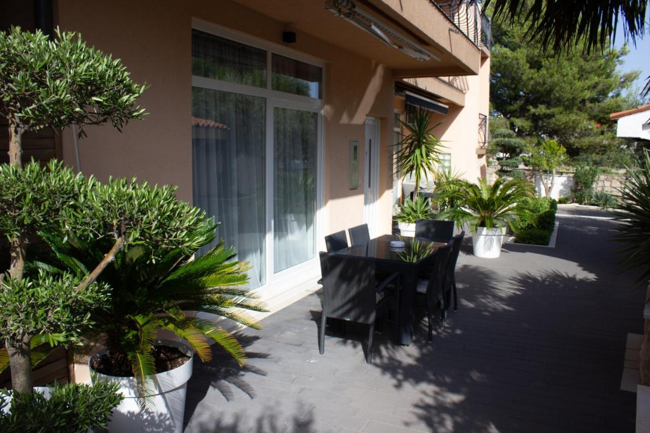 Apartments Villa Jelena Vodice Bagian luar foto