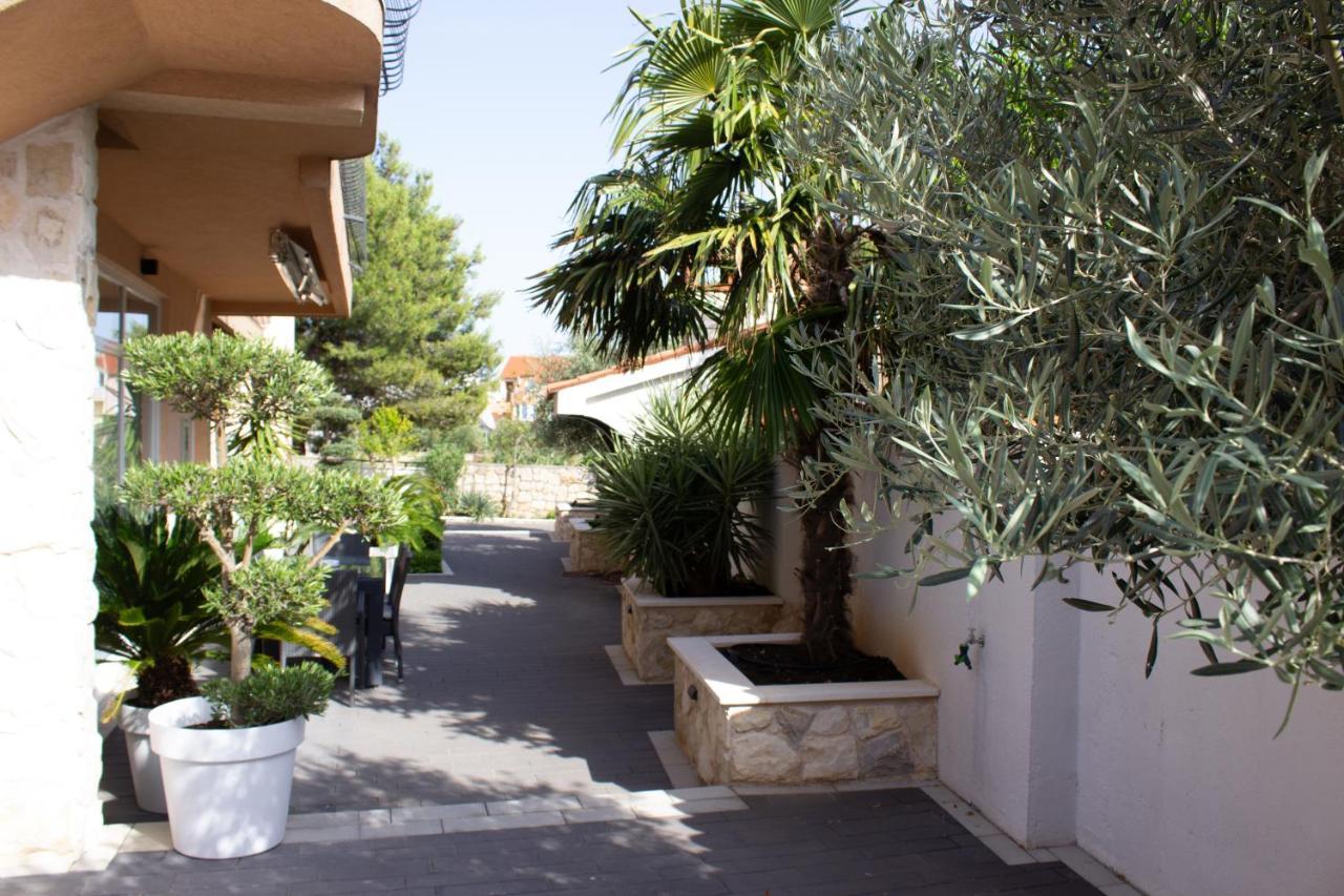 Apartments Villa Jelena Vodice Bagian luar foto