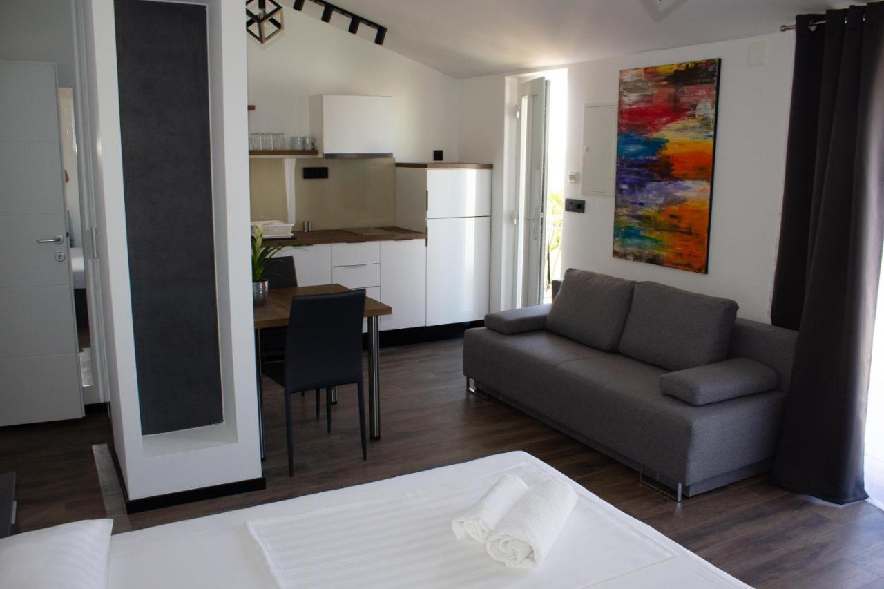 Apartments Villa Jelena Vodice Bagian luar foto