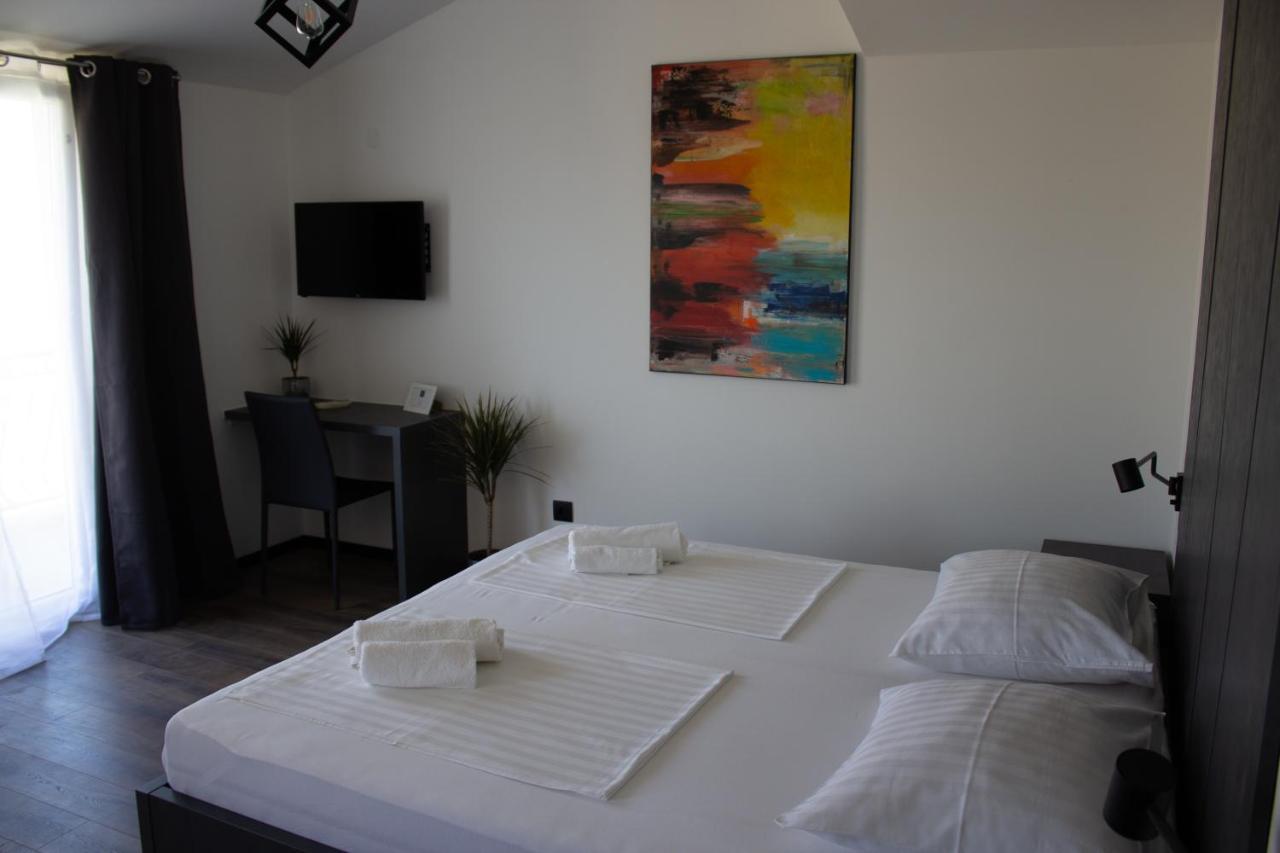 Apartments Villa Jelena Vodice Bagian luar foto