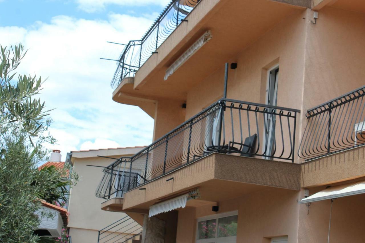 Apartments Villa Jelena Vodice Bagian luar foto