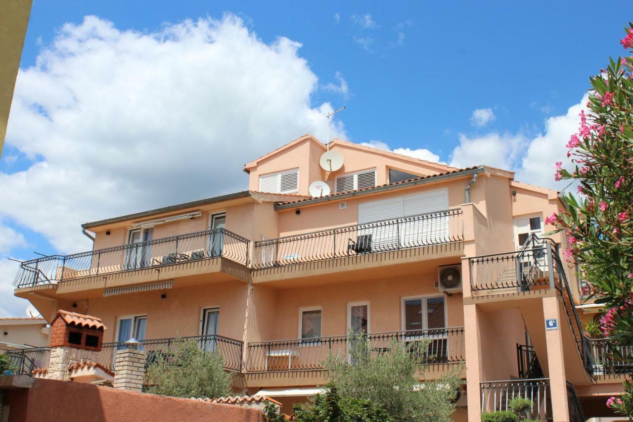 Apartments Villa Jelena Vodice Bagian luar foto