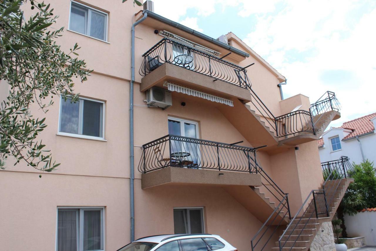 Apartments Villa Jelena Vodice Bagian luar foto