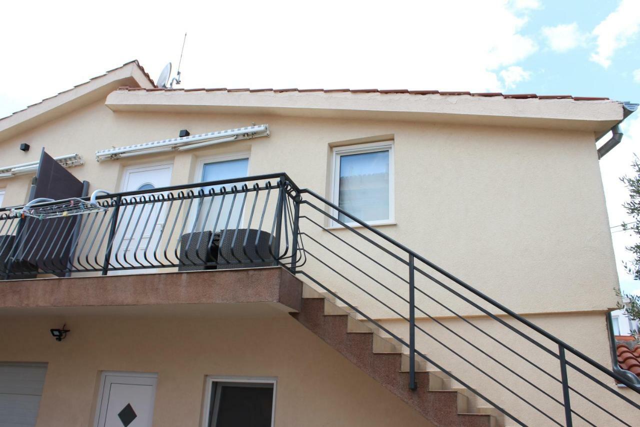 Apartments Villa Jelena Vodice Bagian luar foto